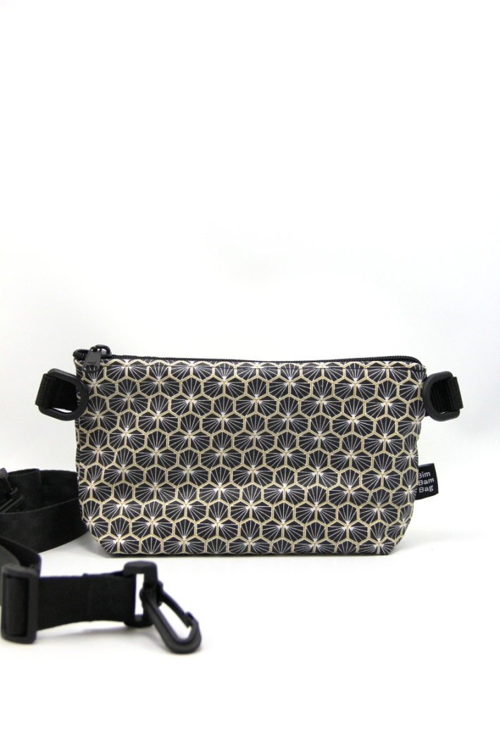 la petite pochette fantaisie 532 à associer à une pochette unie de votre choix.