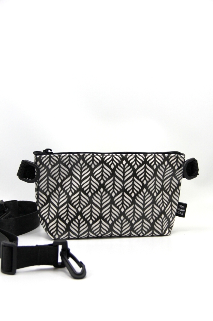 la petite pochette fantaisie 523 à associer à une pochette unie de votre choix.