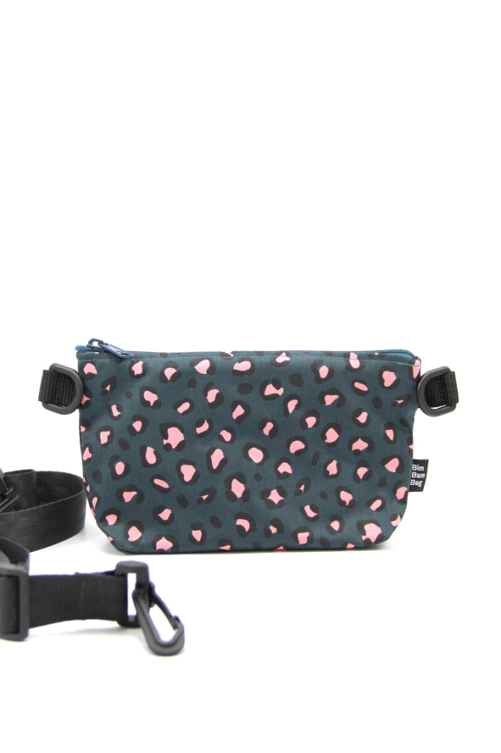 la petite pochette fantaisie 527 à associer à une pochette unie de votre choix.