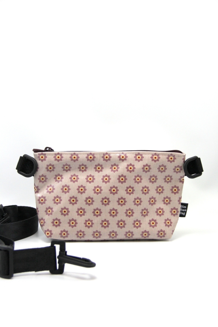 la petite pochette fantaisie 517 à associer à une pochette unie de votre choix.