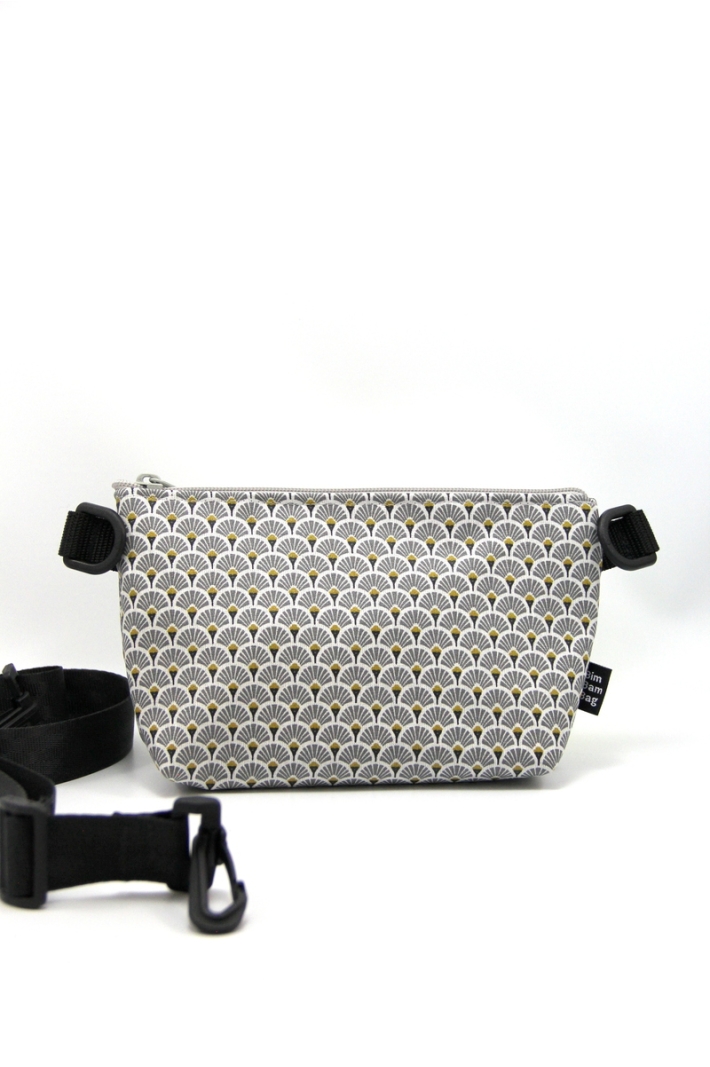 la petite pochette fantaisie 513 à associer à une pochette unie de votre choix.